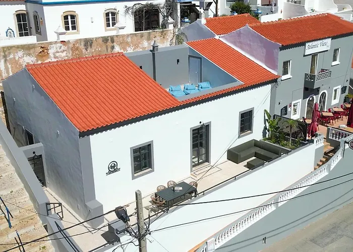 Queen Of The Bay Pearl Of Carvoeiro (Lagoa)